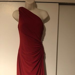 Offshould red dress